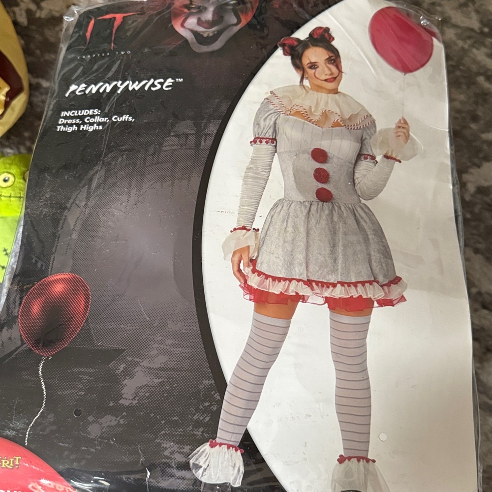 Adult Pennywise Clown Costume